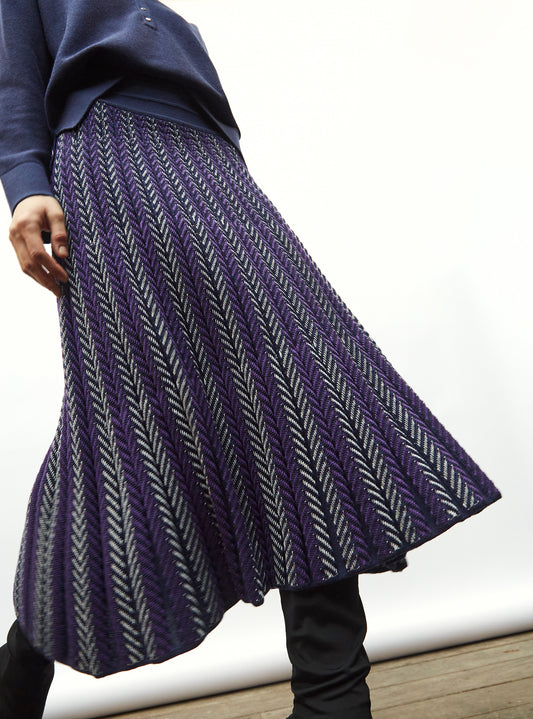 molli fluid skirt in herringbone knit