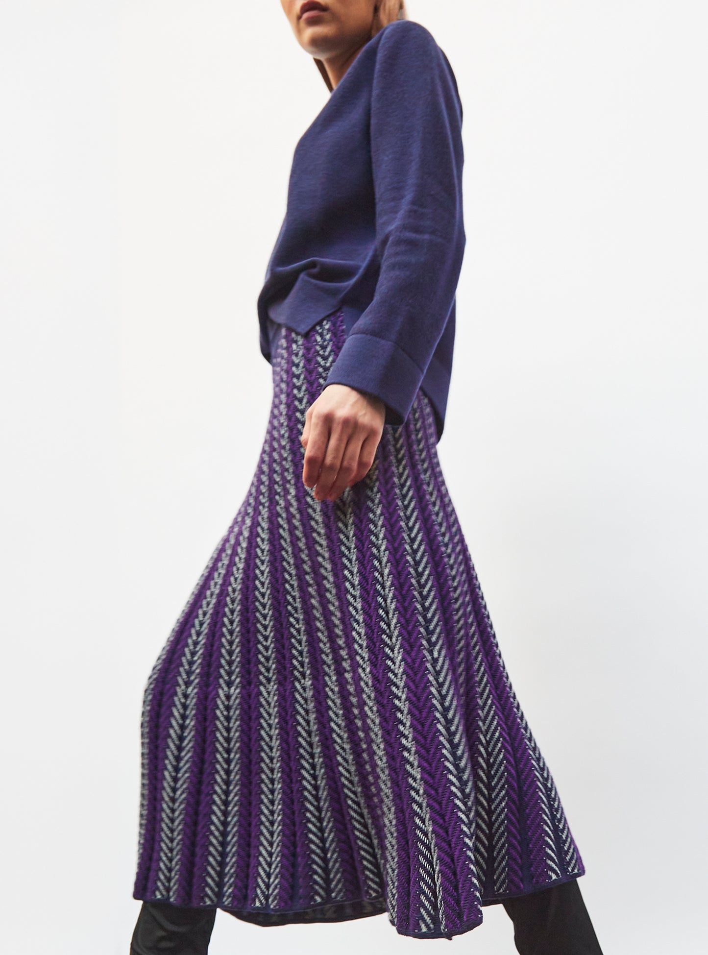 Jupes de luxe femme - Jupe fluide en maille chevrons Indigo Violet Profond 