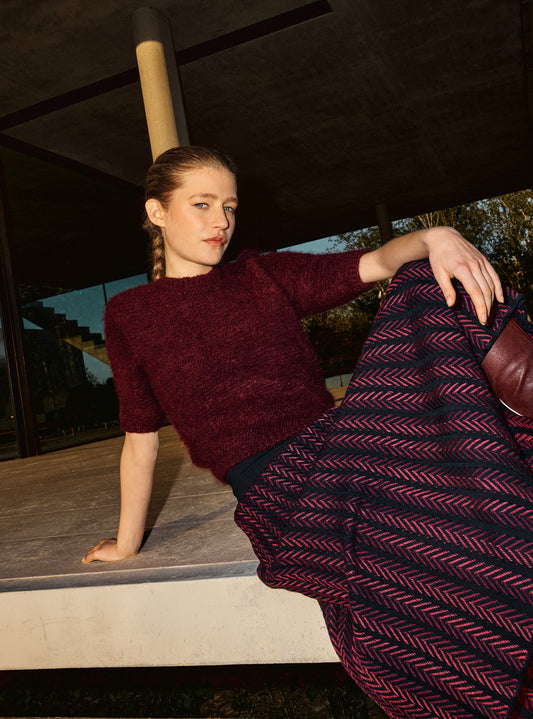 fluid skirt in herringbone knit