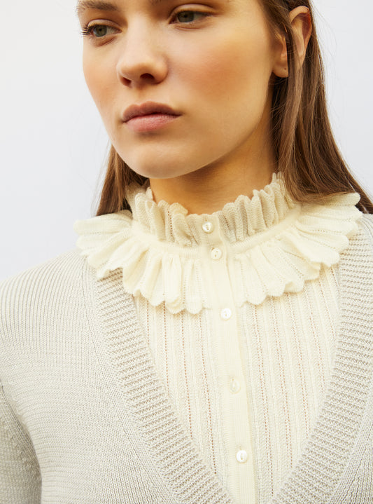 molli straight, v-necked sweater