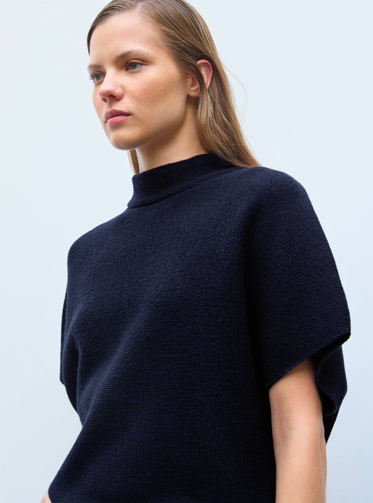 molli fine top with small high collar