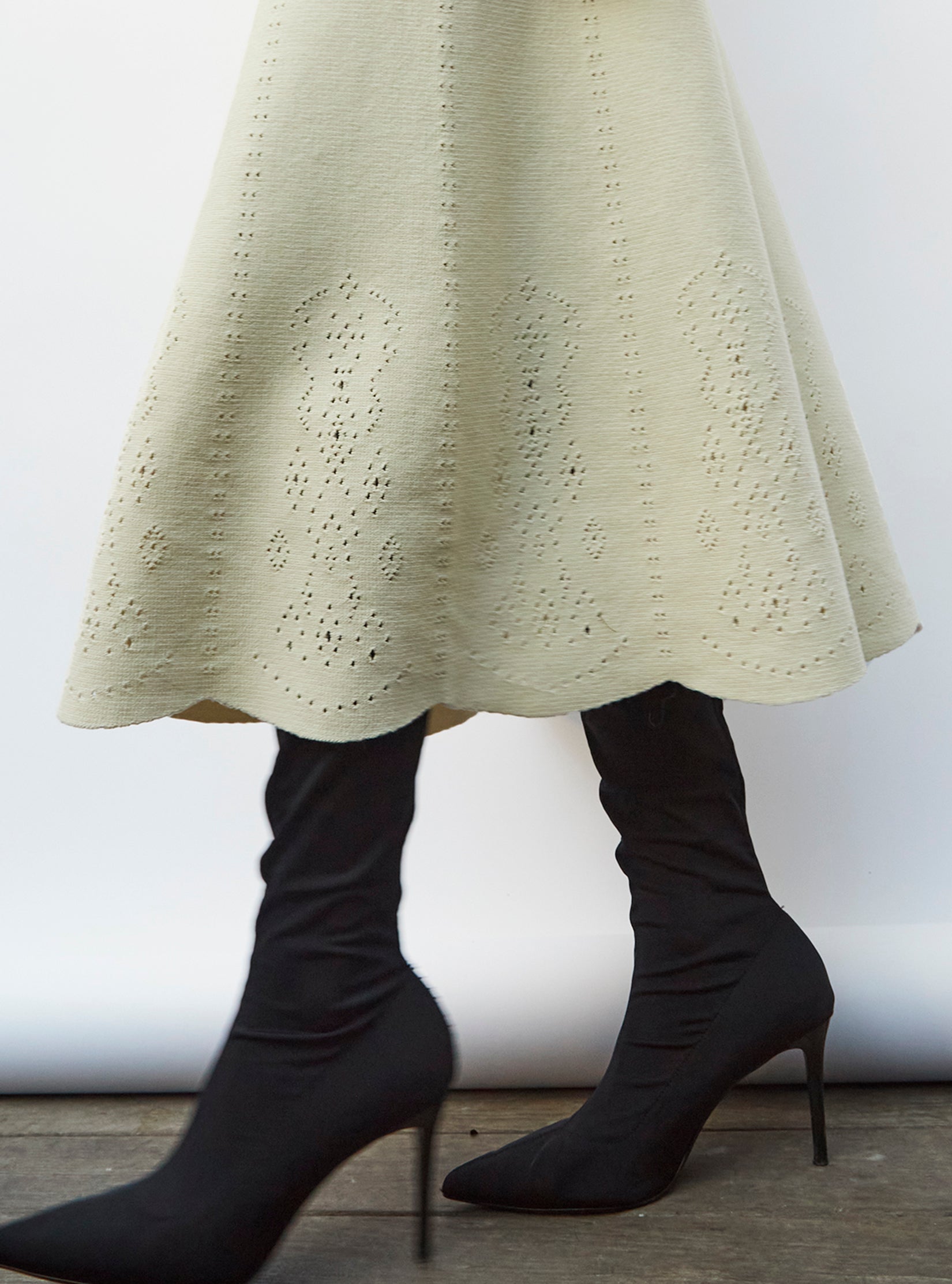 molli eyelet embroidery knit skirt natural Molli