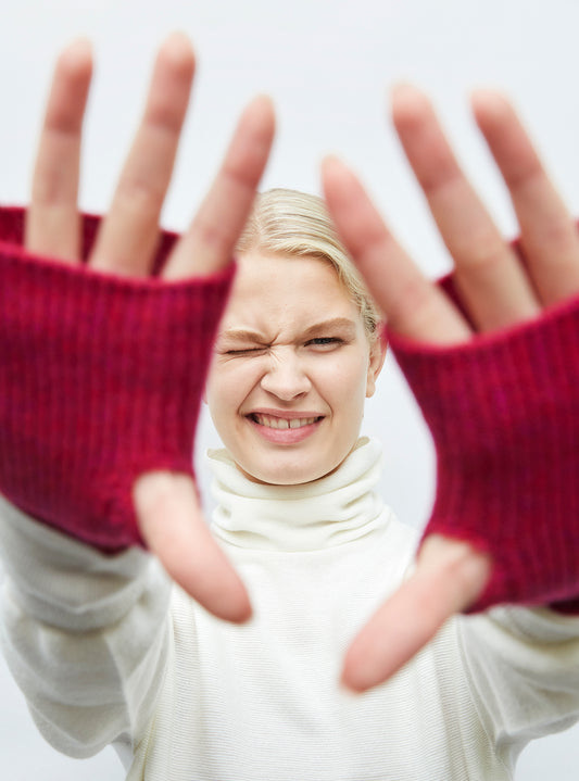 scalloped rib knit fingerless gloves